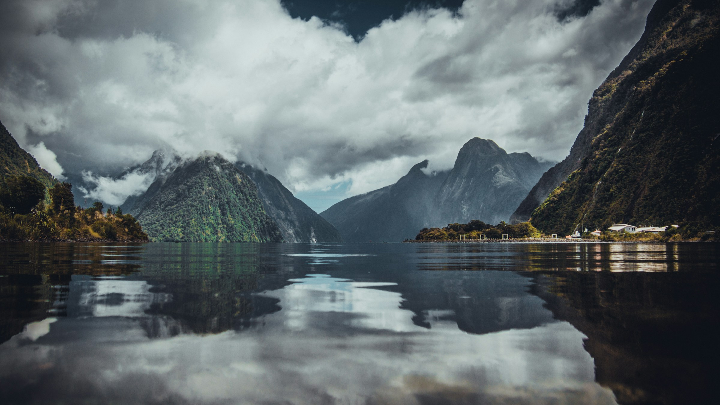 Milford Sound / Fiordland Mitre Peak in Milford Sound / Fiordland