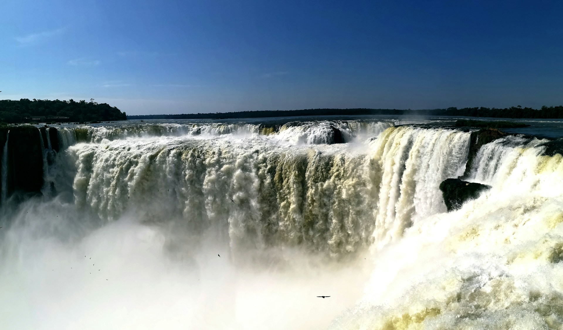 Iguazú Falls Devil’s Throat in Iguazú Falls