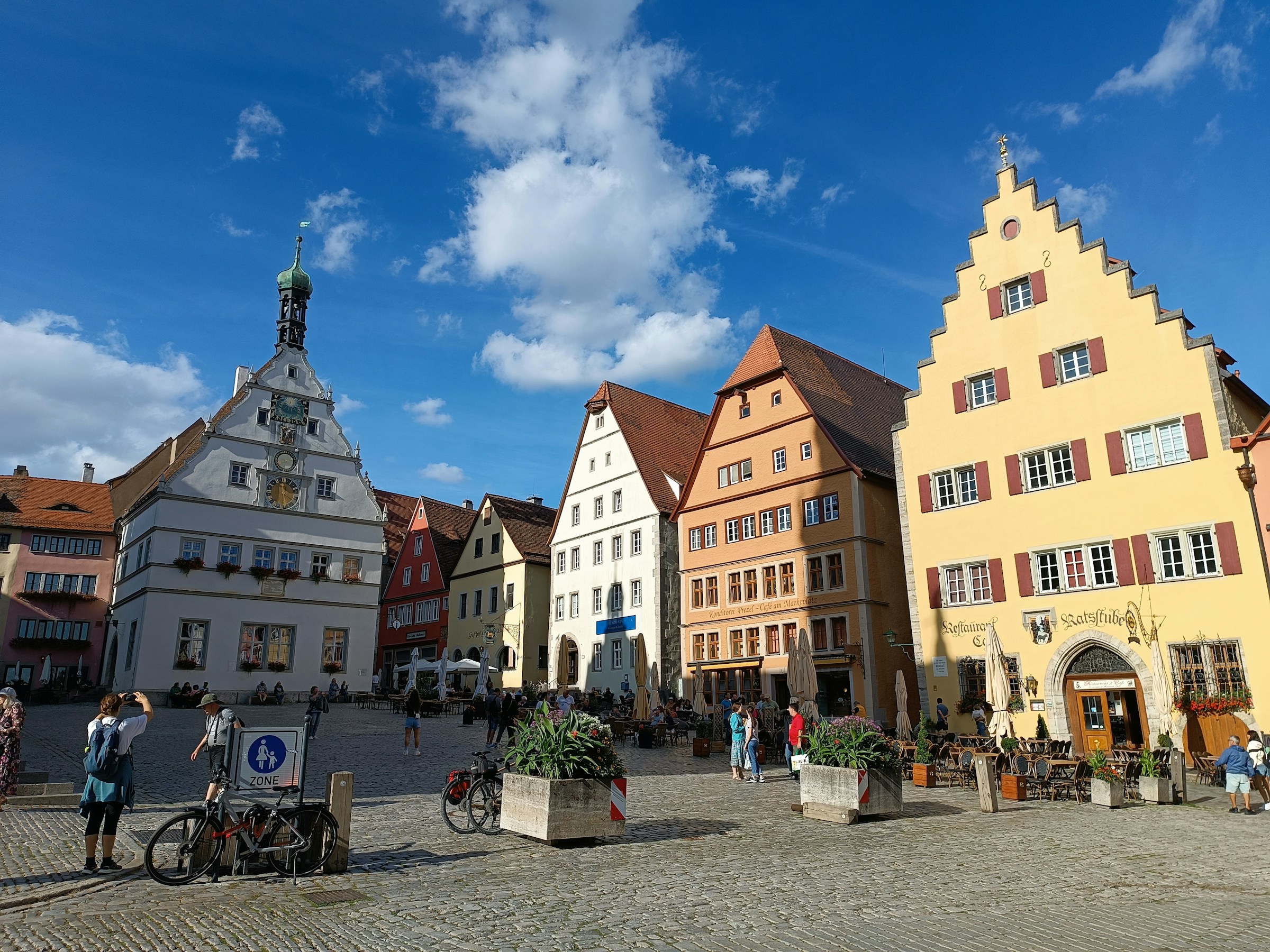Rothenburg ob der Tauber Marktplatz / historic town square in Rothenburg ob der Tauber