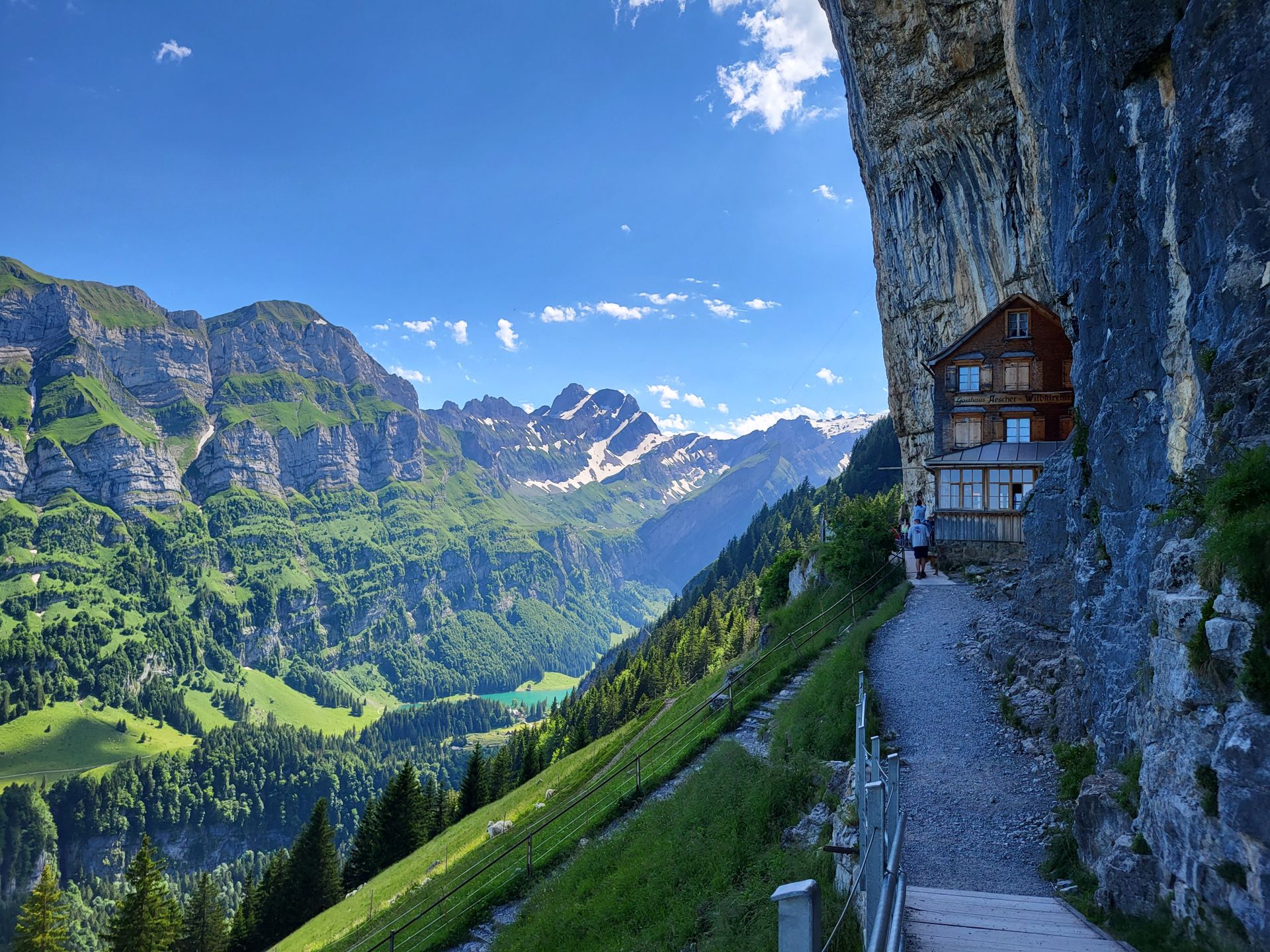 Äscher cliffside guesthouse and Alpstein scenery in Appenzell