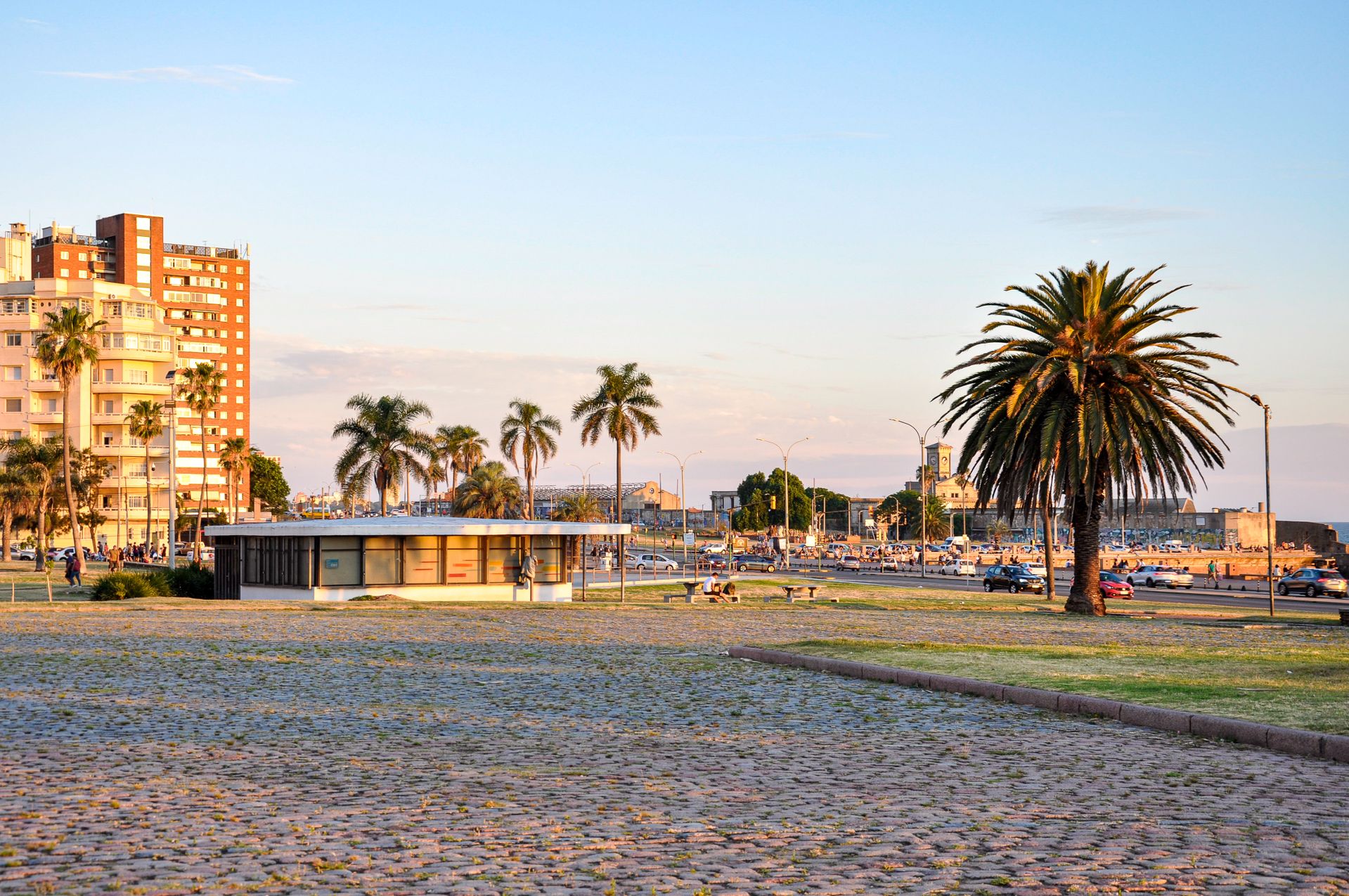 Rambla de Montevideo at dusk