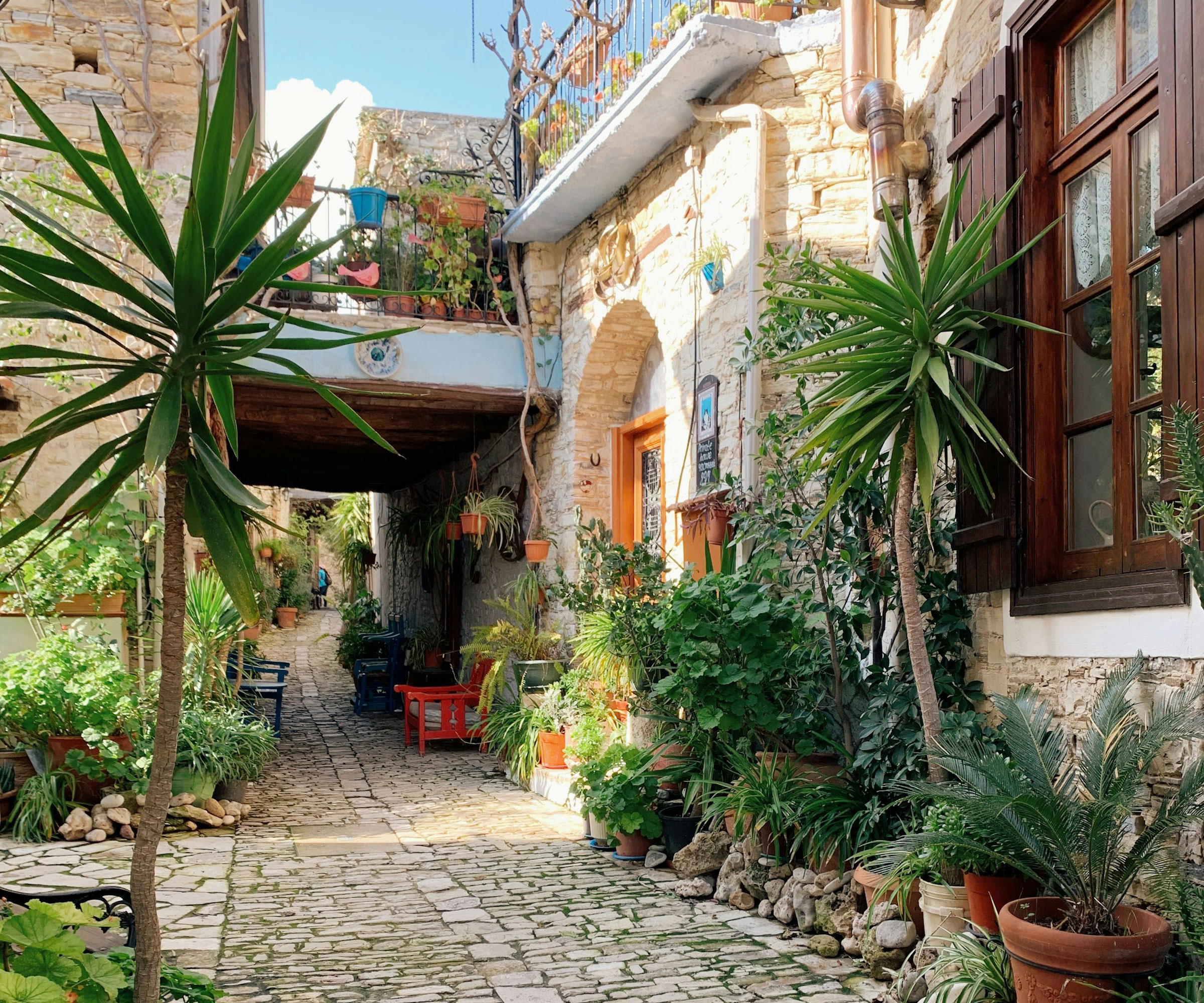 narrow stone lanes and whitewashed houses in Lefkara